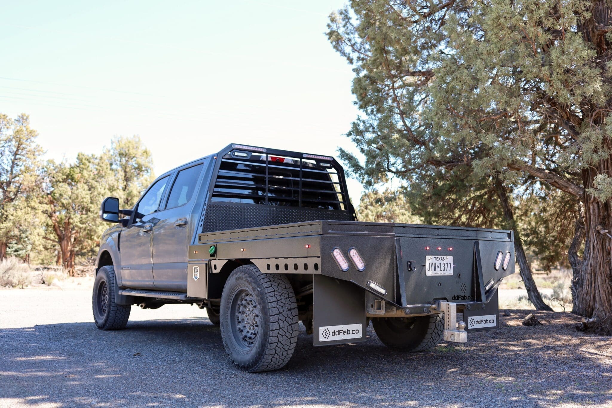 DDFAB flatbed installed on Ford truck